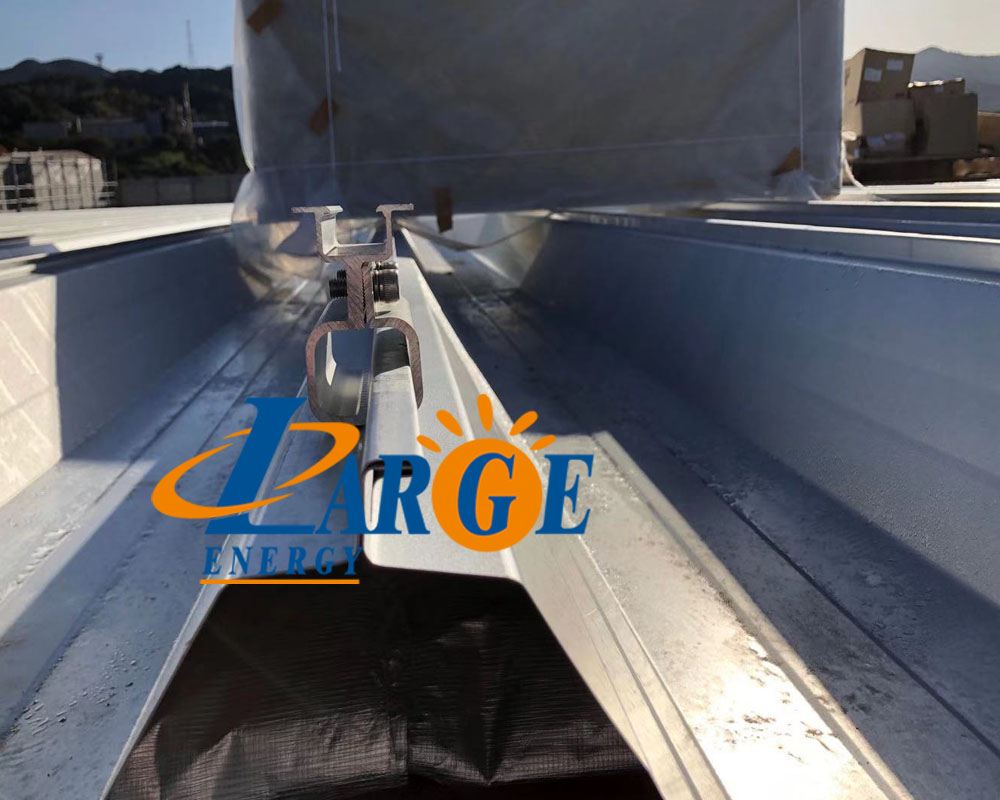 Tin roof hook clamps installation
