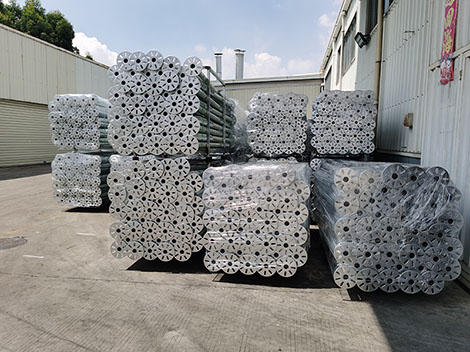 LARGE ENERGY Deliver 10000pcs ground screw to Poland customer